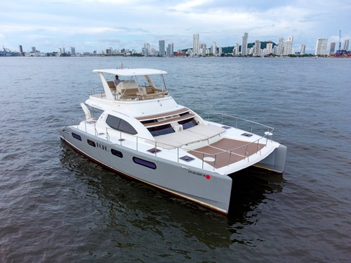 Alquiler de yate catamarán 47 pies