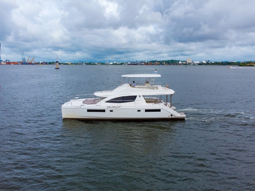 Alquiler de yate catamarán 51 pies